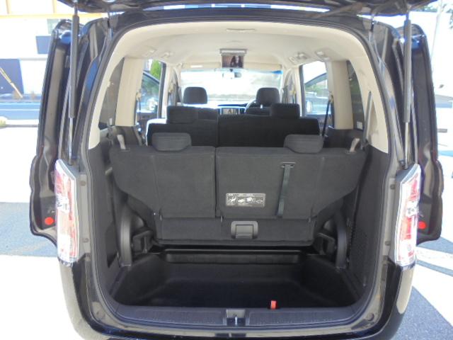ステップワゴン Ｌ　ワンオーナー　両側パワースライドドア　１８インチアルミ　ナビ　フリップダウンモニター　バックモニター　スマートキー　キセノン　ＥＴＣ　ファンクションステアリング　８人乗り（11枚目）