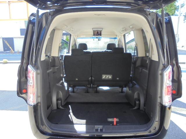 ステップワゴン Ｌ　ワンオーナー　両側パワースライドドア　１８インチアルミ　ナビ　フリップダウンモニター　バックモニター　スマートキー　キセノン　ＥＴＣ　ファンクションステアリング　８人乗り（12枚目）