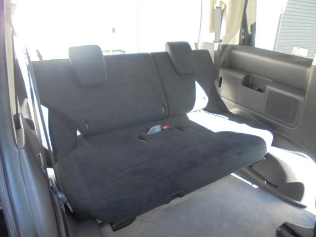 ステップワゴン Ｌ　ワンオーナー　両側パワースライドドア　１８インチアルミ　ナビ　フリップダウンモニター　バックモニター　スマートキー　キセノン　ＥＴＣ　ファンクションステアリング　８人乗り（13枚目）