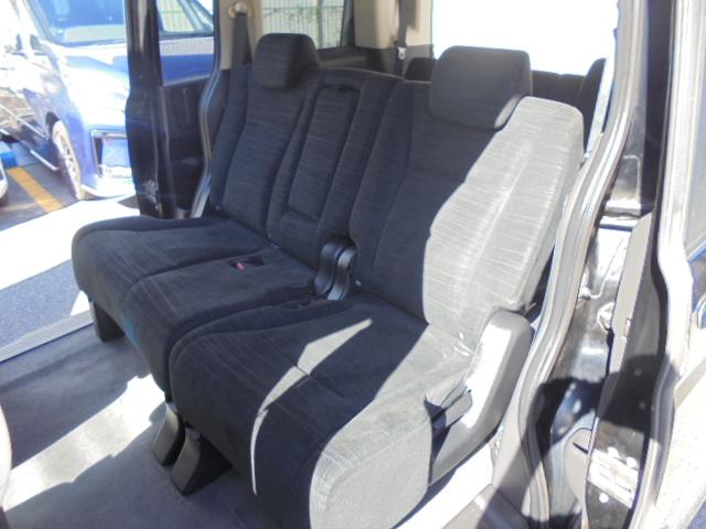 ステップワゴン Ｌ　ワンオーナー　両側パワースライドドア　１８インチアルミ　ナビ　フリップダウンモニター　バックモニター　スマートキー　キセノン　ＥＴＣ　ファンクションステアリング　８人乗り（14枚目）