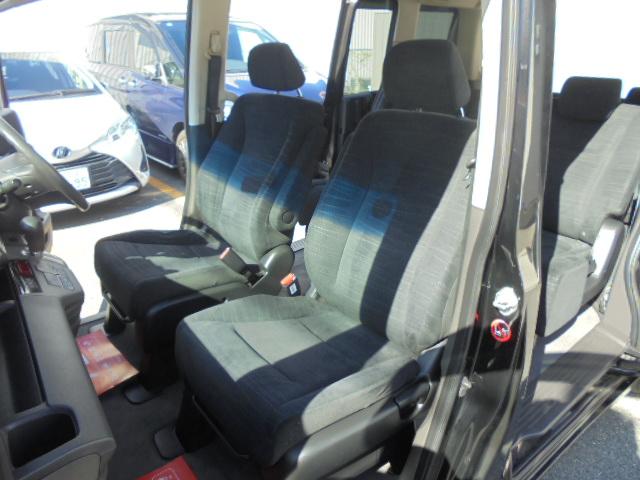 ステップワゴン Ｌ　ワンオーナー　両側パワースライドドア　１８インチアルミ　ナビ　フリップダウンモニター　バックモニター　スマートキー　キセノン　ＥＴＣ　ファンクションステアリング　８人乗り（15枚目）