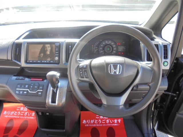 ステップワゴン Ｌ　ワンオーナー　両側パワースライドドア　１８インチアルミ　ナビ　フリップダウンモニター　バックモニター　スマートキー　キセノン　ＥＴＣ　ファンクションステアリング　８人乗り（18枚目）