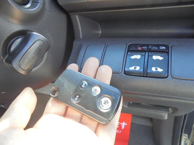 ステップワゴン Ｌ　ワンオーナー　両側パワースライドドア　１８インチアルミ　ナビ　フリップダウンモニター　バックモニター　スマートキー　キセノン　ＥＴＣ　ファンクションステアリング　８人乗り（19枚目）