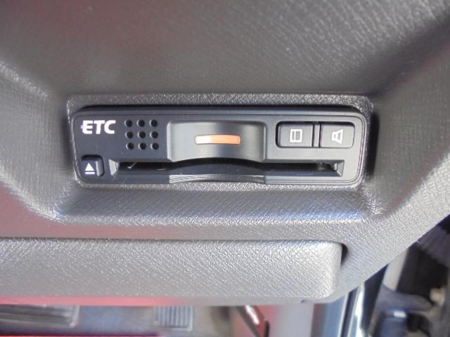 ステップワゴン Ｌ　ワンオーナー　両側パワースライドドア　１８インチアルミ　ナビ　フリップダウンモニター　バックモニター　スマートキー　キセノン　ＥＴＣ　ファンクションステアリング　８人乗り（20枚目）