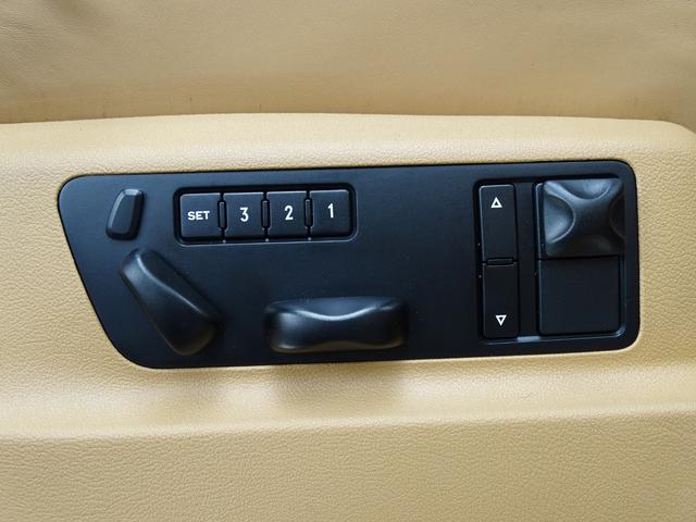 GTS 正規ディーラー車/左ハンドル/6速マニュアル/4WD/エアロ/電動ハーフレザーシート/社外HDDナビ 地デジ バックカメラ/21インチアルミ/キセノンライト(41枚目)