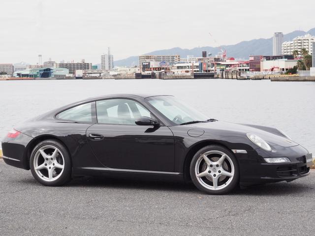 ９１１ ９１１カレラ　正規ディーラーにて９４８７１ｋｍ時エンジ新品交換（実走行４３０００ｋｍ）／インタミシャフト交換済み／左Ｈ／黒革シート／カロッツェリアナビ／禁煙車／ご希望のプライス積極的にお寄せください（71枚目）