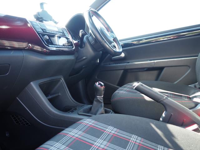 アップ！ アップ！ＧＴＩ／直列３気筒ＤＯＨＣ１２バルブＩＣターボ／　フォルクスワーゲンディラーにてミッションＡＳＳＹ交換済み車両／限定車（限定６００台）／３ＨＢ６速マニュアル／ＥＢＤ／ＥＳＣ／純正１７インチアルミ／シートヒーター／ＥＴＣ／Ｒソナー／保証書　取説有／Ｓキ（37枚目）