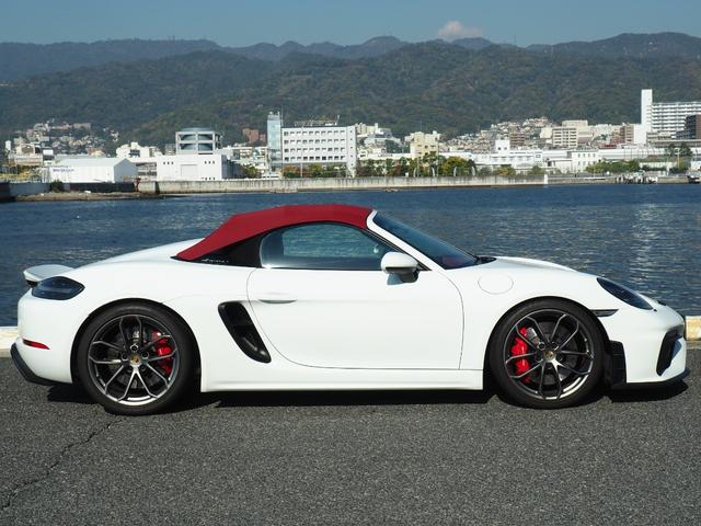 718スパイダー 718スパイダー/右H/スポクロ/スポエグ/シートヒーター/ /Pアシスト/Bカメラ/電動可倒式ドアミラー/20インチアルミホイール/レッドキャリパー/360℃純正ドラレコ/ETC2/室内保管/雨天未使用/禁煙車/ディーラー車検ポルシェ保証延長済車両/スぺキー有(4枚目)