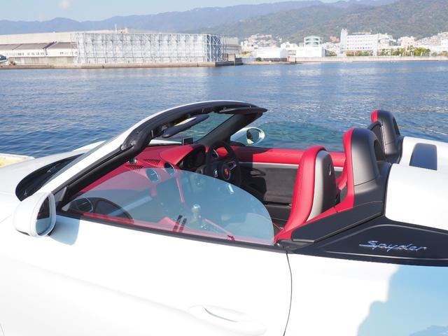 718スパイダー 718スパイダー/右H/スポクロ/スポエグ/シートヒーター/ /Pアシスト/Bカメラ/電動可倒式ドアミラー/20インチアルミホイール/レッドキャリパー/360℃純正ドラレコ/ETC2/室内保管/雨天未使用/禁煙車/ディーラー車検ポルシェ保証延長済車両/スぺキー有(8枚目)