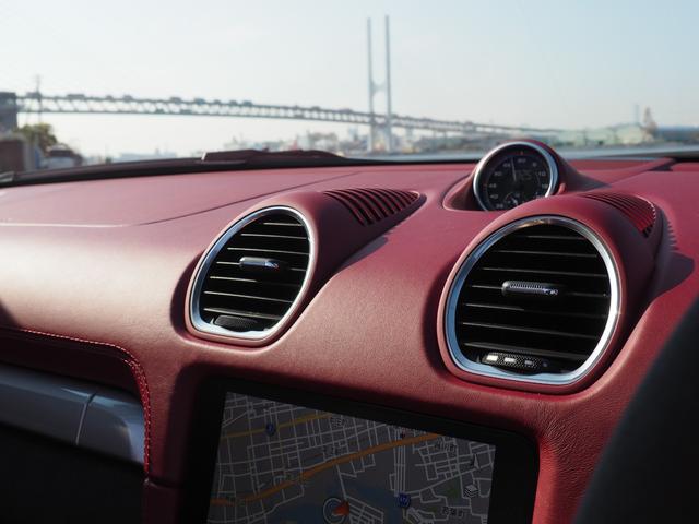 718スパイダー 718スパイダー/右H/スポクロ/スポエグ/シートヒーター/ /Pアシスト/Bカメラ/電動可倒式ドアミラー/20インチアルミホイール/レッドキャリパー/360℃純正ドラレコ/ETC2/室内保管/雨天未使用/禁煙車/ディーラー車検ポルシェ保証延長済車両/スぺキー有(15枚目)