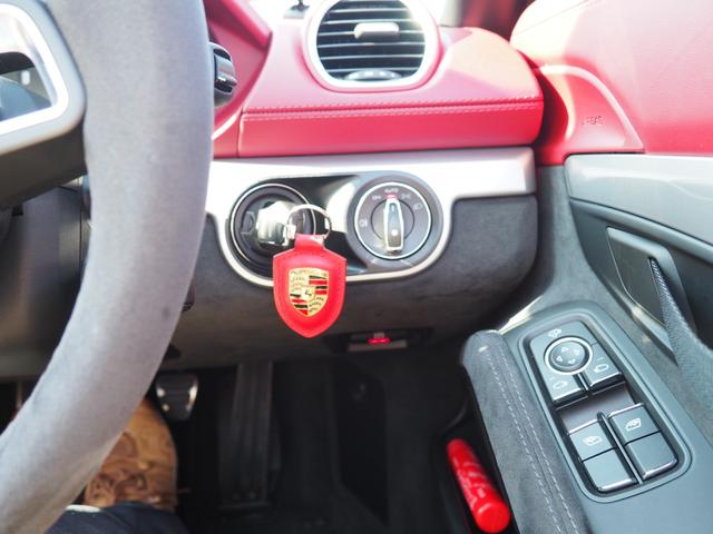 718スパイダー 718スパイダー/右H/スポクロ/スポエグ/シートヒーター/ /Pアシスト/Bカメラ/電動可倒式ドアミラー/20インチアルミホイール/レッドキャリパー/360℃純正ドラレコ/ETC2/室内保管/雨天未使用/禁煙車/ディーラー車検ポルシェ保証延長済車両/スぺキー有(19枚目)