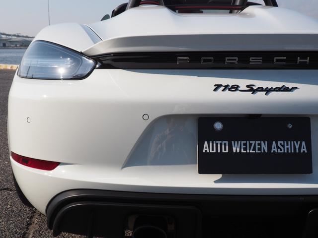 718スパイダー 718スパイダー/右H/スポクロ/スポエグ/シートヒーター/ /Pアシスト/Bカメラ/電動可倒式ドアミラー/20インチアルミホイール/レッドキャリパー/360℃純正ドラレコ/ETC2/室内保管/雨天未使用/禁煙車/ディーラー車検ポルシェ保証延長済車両/スぺキー有(29枚目)