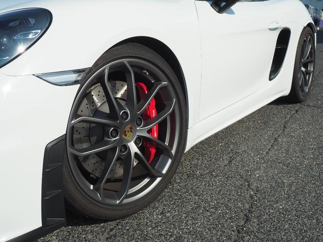718スパイダー 718スパイダー/右H/スポクロ/スポエグ/シートヒーター/ /Pアシスト/Bカメラ/電動可倒式ドアミラー/20インチアルミホイール/レッドキャリパー/360℃純正ドラレコ/ETC2/室内保管/雨天未使用/禁煙車/ディーラー車検ポルシェ保証延長済車両/スぺキー有(34枚目)