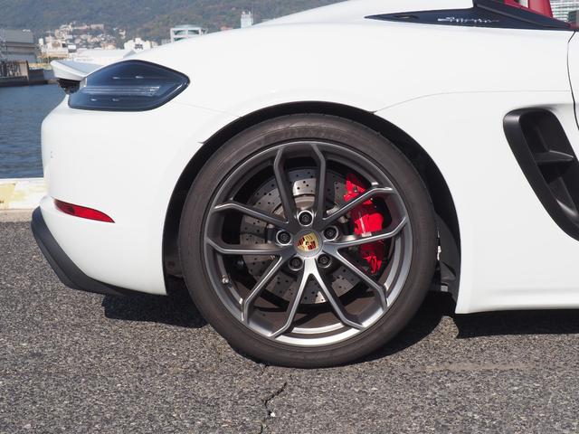 718スパイダー 718スパイダー/右H/スポクロ/スポエグ/シートヒーター/ /Pアシスト/Bカメラ/電動可倒式ドアミラー/20インチアルミホイール/レッドキャリパー/360℃純正ドラレコ/ETC2/室内保管/雨天未使用/禁煙車/ディーラー車検ポルシェ保証延長済車両/スぺキー有(35枚目)