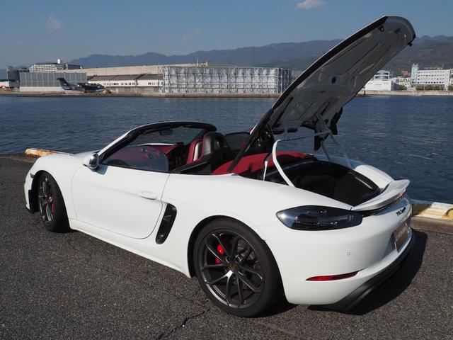 718スパイダー 718スパイダー/右H/スポクロ/スポエグ/シートヒーター/ /Pアシスト/Bカメラ/電動可倒式ドアミラー/20インチアルミホイール/レッドキャリパー/360℃純正ドラレコ/ETC2/室内保管/雨天未使用/禁煙車/ディーラー車検ポルシェ保証延長済車両/スぺキー有(41枚目)