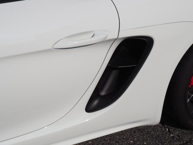 718スパイダー 718スパイダー/右H/スポクロ/スポエグ/シートヒーター/ /Pアシスト/Bカメラ/電動可倒式ドアミラー/20インチアルミホイール/レッドキャリパー/360℃純正ドラレコ/ETC2/室内保管/雨天未使用/禁煙車/ディーラー車検ポルシェ保証延長済車両/スぺキー有(43枚目)