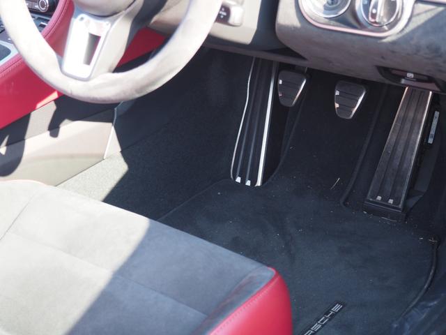 718スパイダー 718スパイダー/右H/スポクロ/スポエグ/シートヒーター/ /Pアシスト/Bカメラ/電動可倒式ドアミラー/20インチアルミホイール/レッドキャリパー/360℃純正ドラレコ/ETC2/室内保管/雨天未使用/禁煙車/ディーラー車検ポルシェ保証延長済車両/スぺキー有(55枚目)