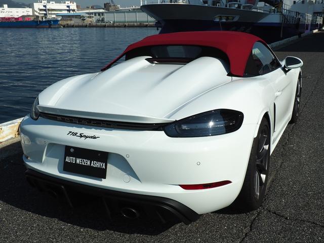 718スパイダー 718スパイダー/右H/スポクロ/スポエグ/シートヒーター/ /Pアシスト/Bカメラ/電動可倒式ドアミラー/20インチアルミホイール/レッドキャリパー/360℃純正ドラレコ/ETC2/室内保管/雨天未使用/禁煙車/ディーラー車検ポルシェ保証延長済車両/スぺキー有(65枚目)