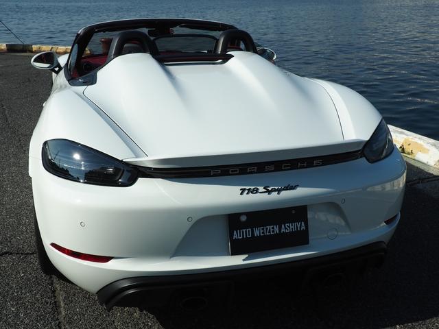 718スパイダー 718スパイダー/右H/スポクロ/スポエグ/シートヒーター/ /Pアシスト/Bカメラ/電動可倒式ドアミラー/20インチアルミホイール/レッドキャリパー/360℃純正ドラレコ/ETC2/室内保管/雨天未使用/禁煙車/ディーラー車検ポルシェ保証延長済車両/スぺキー有(68枚目)