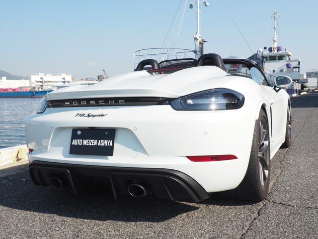 718スパイダー 718スパイダー/右H/スポクロ/スポエグ/シートヒーター/ /Pアシスト/Bカメラ/電動可倒式ドアミラー/20インチアルミホイール/レッドキャリパー/360℃純正ドラレコ/ETC2/室内保管/雨天未使用/禁煙車/ディーラー車検ポルシェ保証延長済車両/スぺキー有(70枚目)