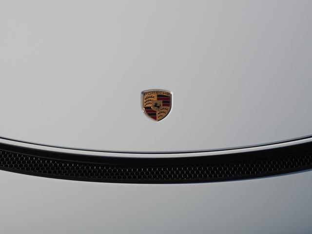 718スパイダー 718スパイダー/右H/スポクロ/スポエグ/シートヒーター/ /Pアシスト/Bカメラ/電動可倒式ドアミラー/20インチアルミホイール/レッドキャリパー/360℃純正ドラレコ/ETC2/室内保管/雨天未使用/禁煙車/ディーラー車検ポルシェ保証延長済車両/スぺキー有(78枚目)