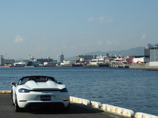 718スパイダー 718スパイダー/右H/スポクロ/スポエグ/シートヒーター/ /Pアシスト/Bカメラ/電動可倒式ドアミラー/20インチアルミホイール/レッドキャリパー/360℃純正ドラレコ/ETC2/室内保管/雨天未使用/禁煙車/ディーラー車検ポルシェ保証延長済車両/スぺキー有(79枚目)