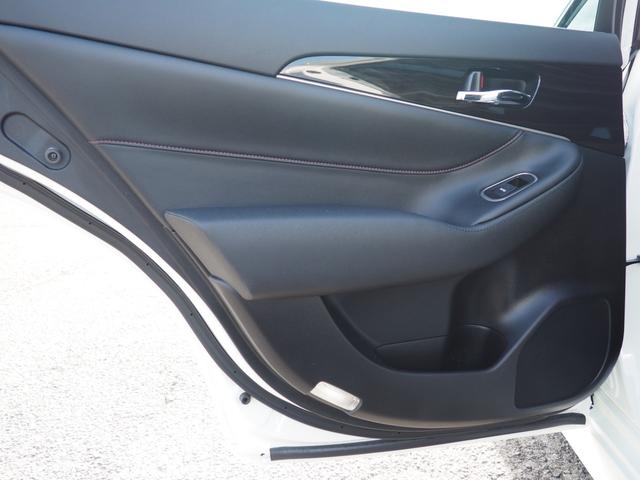 クラウン アスリートＳ－Ｔ／ビルシュタイン純正形状足回り／後期モデル／　クスコ前後スタビライザー／ステアリングレザー張替／後期モデル／禁煙車／オプション１８インチ／シート冷暖付黒革シート／ＬＥＤオートライト＆オートハイビーム／クルコン／Ｂカメラ／パドルシフト／ハンドブック（29枚目）