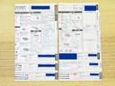 ●正規ディーラー発行の新車時保証書/取扱説明書/純正スペアキー/純正車検証ケースなども揃っております