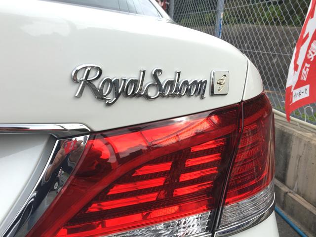 クラウンハイブリッド ロイヤルサルーンG プリクラッシュ 純正ナビ 地デジ Bモニター 電動サンシェイド 検査9年3月まで(10枚目)
