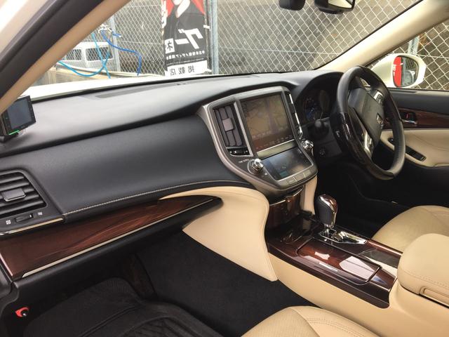 クラウンハイブリッド ロイヤルサルーンG プリクラッシュ 純正ナビ 地デジ Bモニター 電動サンシェイド 検査9年3月まで(15枚目)