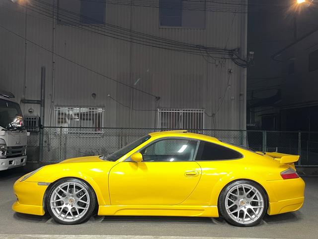 ９１１ ９１１カレラ　ティプトロニックＳ　ＥＵＲコンプリート　サンルーフ　ＥＵＲ１９インチＡＷ　黒本革　シートヒーター　パナソニックＨＤＤナビ　スペアキー（19枚目）