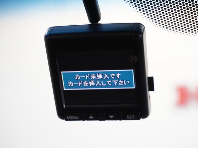 ヴェゼル ハイブリッドＺ・ホンダセンシング　１年保証ナビＤレコＲカメＥＴＣクルコンＢＴ地デジ　レーダーサポート　ＤＶＤ再生機能　横滑り防止システム　バックアイカメラ　盗難防止装置　フルセ　シートヒーター付　スマ－トキ－　ＥＣＯモード　ナビ＆ＴＶ（4枚目）
