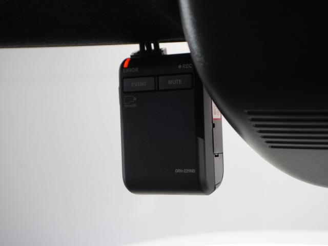 N-BOXカスタム ベースグレード 2年保証当社試乗車ナビDレコRカメETC片電扉 CMBS ベンチシート オートエアコン スマートキ LED 盗難防止装置 クルコン バックカメラ フルセグTV パワーステアリング エアバッグ ESC(4枚目)