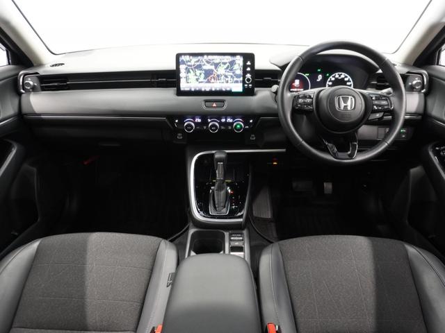 ヴェゼル ｅ：ＨＥＶＺ　２年保証ナビＤレコＲカメＥＴＣ２．０クルコン　衝突回避支援ブレーキ機能　スマキ　Ｐトランク　フルオートエアコン　エアバッグ　両席エアバック　パワーウィンドウ　ＬＥＤランプ　ソナー　クルーズＣ　ＥＴＣ付（9枚目）