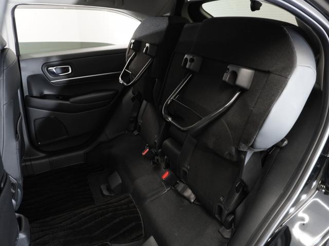 ヴェゼル ｅ：ＨＥＶＺ　２年保証ナビＤレコＲカメＥＴＣ２．０クルコン　衝突回避支援ブレーキ機能　スマキ　Ｐトランク　フルオートエアコン　エアバッグ　両席エアバック　パワーウィンドウ　ＬＥＤランプ　ソナー　クルーズＣ　ＥＴＣ付（33枚目）