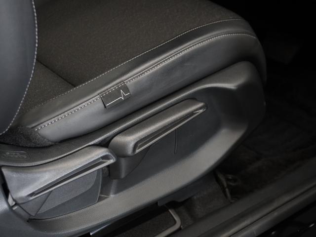 ヴェゼル ｅ：ＨＥＶＺ　２年保証ナビＤレコＲカメＥＴＣ２．０クルコン　衝突回避支援ブレーキ機能　スマキ　Ｐトランク　フルオートエアコン　エアバッグ　両席エアバック　パワーウィンドウ　ＬＥＤランプ　ソナー　クルーズＣ　ＥＴＣ付（39枚目）