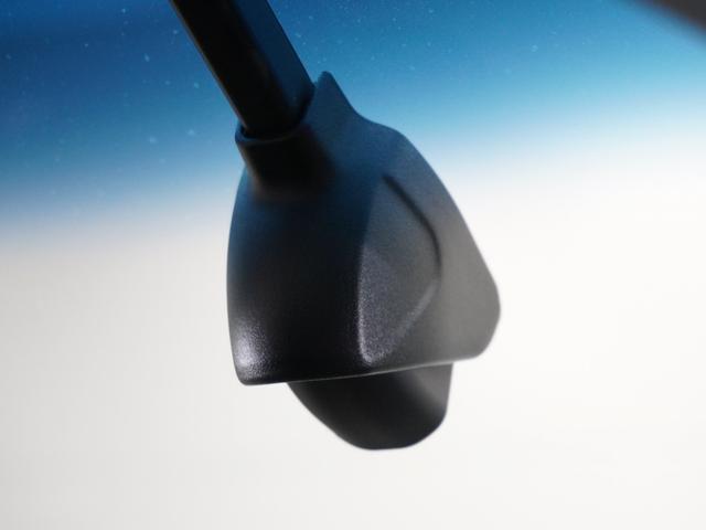 オデッセイハイブリッド ｅ：ＨＥＶアブソルート・ＥＸ　１年保証ナビ全周囲カメＤレコＥＴＣ両電扉ＢＴ　ＬＥＤライト　シ－トヒ－タ－　両側ＰＳＤ　パワ－シ－ト　Ｐアシスト　フルセグ　アイドルストップ　クルーズコントロール　ＤＶＤ再生機能　３列シート　キーレス（5枚目）