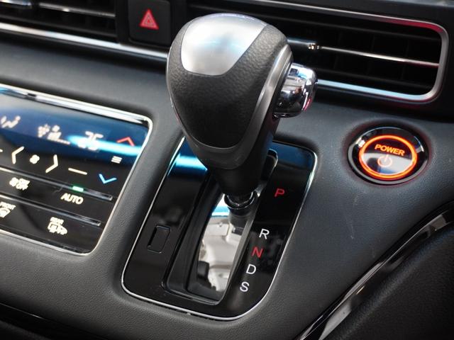 オデッセイハイブリッド ｅ：ＨＥＶアブソルート・ＥＸ　１年保証ナビ全周囲カメＤレコＥＴＣ両電扉ＢＴ　ＬＥＤライト　シ－トヒ－タ－　両側ＰＳＤ　パワ－シ－ト　Ｐアシスト　フルセグ　アイドルストップ　クルーズコントロール　ＤＶＤ再生機能　３列シート　キーレス（44枚目）