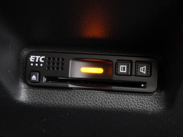 シャトル ハイブリッドＺホンダセンシング　２年保証ナビＲカメＥＴＣクルコンＢＴ地デジＬＥＤ　衝突軽減　カーテンエアバック　ＬＥＤライト　前席シートヒーター　イモビ　Ｂカメラ　ＵＳＢ接続　ＤＶＤ　パワーウィンドウ　ナビＴＶ　スマートキー　禁煙車（4枚目）