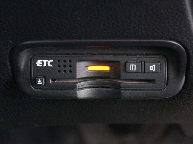 ヴェゼル ハイブリッドＸ　１年保証ナビＲカメＥＴＣクルコンＢＴ地デジＬＥＤ　リヤカメラ　ＥＴＣ付き　Ａクルーズ　セキュリティアラーム　ＶＳＡ　アイドリングＳＴＯＰ　ナビＴＶ　スマートキ　サイドエアバッグ　ＤＶＤ再生機能　ＡＡＣ（4枚目）