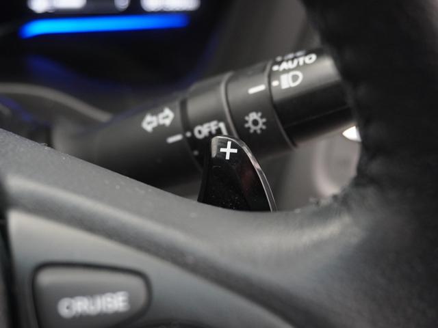 ヴェゼル ハイブリッドＸ　１年保証ナビＲカメＥＴＣクルコンＢＴ地デジＬＥＤ　リヤカメラ　ＥＴＣ付き　Ａクルーズ　セキュリティアラーム　ＶＳＡ　アイドリングＳＴＯＰ　ナビＴＶ　スマートキ　サイドエアバッグ　ＤＶＤ再生機能　ＡＡＣ（9枚目）