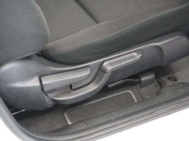 ヴェゼル ハイブリッドＸ　１年保証ナビＲカメＥＴＣクルコンＢＴ地デジＬＥＤ　リヤカメラ　ＥＴＣ付き　Ａクルーズ　セキュリティアラーム　ＶＳＡ　アイドリングＳＴＯＰ　ナビＴＶ　スマートキ　サイドエアバッグ　ＤＶＤ再生機能　ＡＡＣ（25枚目）