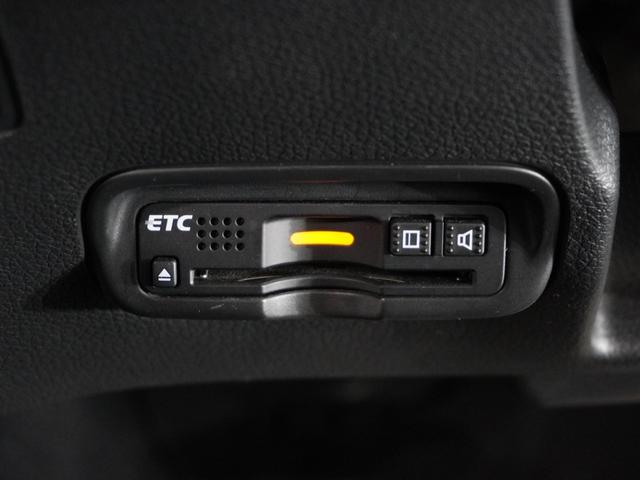 ヴェゼル ハイブリッドRS・ホンダセンシング 1年保証ナビRカメETCクルコンBT地デジLED ETC付 サイドSRS フルオートエアコン 両席エアバック スマキー オートクルーズコントロール 衝突軽減ブレーキシステム TVナビ 横滑り防止(4枚目)