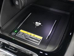 ◆ワイヤレス充電器◆ワイヤレス充電規格Ｑｉに適合した機器を充電エリアに置くことで使用できます。 5