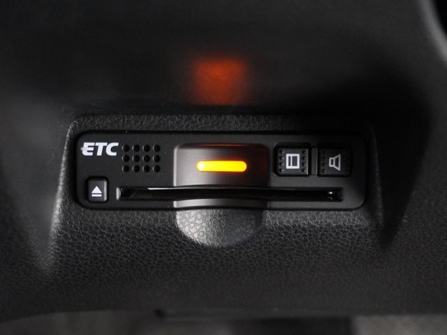 フィットシャトルハイブリッド ハイブリッド・スマートセレクション　ＨＯＴ保証ライト（３カ月保証）フルセグ　Ｒカメラ　ＨＩＤヘッドライト　オートライト　コンフォートビューＰＫ　１６インチアルミホイール　本革巻ステアリングホイール　スカイルーフ　ＶＳＡ　ＥＴＣ車載器（6枚目）