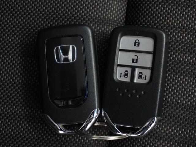 フリード Ｇ・ホンダセンシング　１年保証　フルセグ　Ｒカメラ　ＬＥＤヘッドライト＋アクティブコーナリングライト　センターテーブル　Ｃパッケージ　コンフォートビューＰＫ　オートライト　リア左右パワースライドドア　ドライブレコーダー（18枚目）