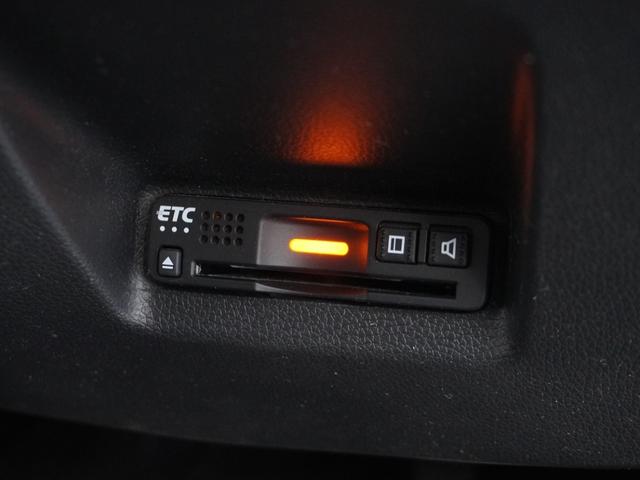 シャトル ハイブリッドＸホンダセンシング　１年保証　ＬＥＤヘッドライト＋ＬＥＤフォグライト　コンビシートプライムスムース＆ファブリック　オートハイビーム　ホンダスマートキーシステム　運転席助手席シートヒーター　パドルシフト　Ｒカメラ　ＥＴＣ（6枚目）