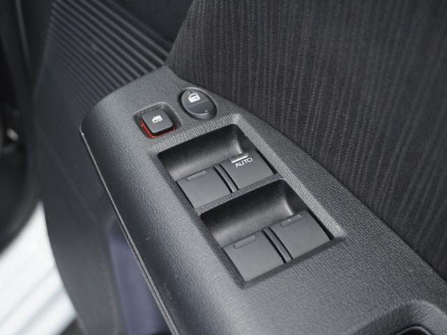 フリード Ｇプレミアムエディション　１年保証　ワンセグ　Ｒカメラ　ディスチャージヘッドライト　ジャストセレクション装備　リア左右パワースライドドア　クルーズコントロール　プライムスムース＆スウェード調ファブリックコンビシート　ＥＴＣ（26枚目）