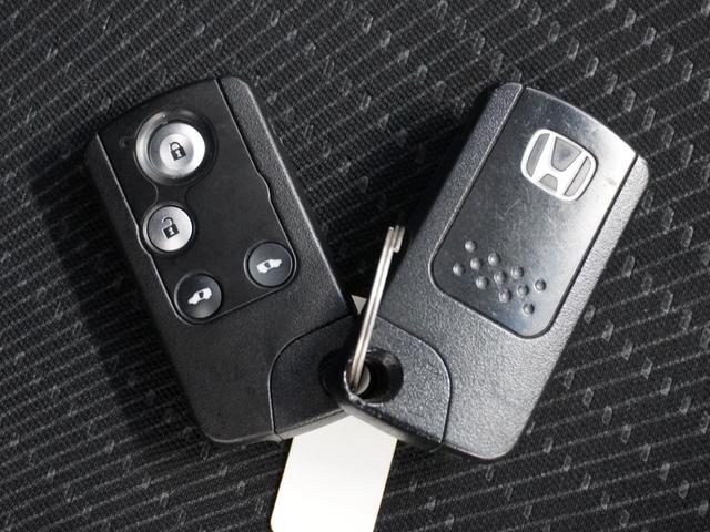 フリードハイブリッド ジャストセレクション 1年保証 フルセグ Rカメラ ディスチャージヘッドライト オートライト リア左右パワースライドドア 2列目ベンチシート7人乗り クルーズコントロール ジャストセレクション装備 ホンダスマートキー(17枚目)