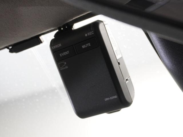 ＷＲ－Ｖ Ｚブラックスタイル　２年保証　フルセグ　Ｒカメラ　ＬＥＤヘッドライト　フォグライト　本革巻ステアリングホイール＋セレクトレバー　リアセンターアームレスト　パーセルカバー　コンビシート　１７ＡＷ　ブラックスタイル専用装備（6枚目）